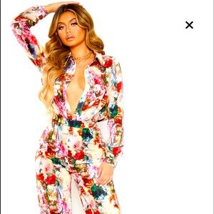 2 full outfits!2 pairs of pants and 1 button down.